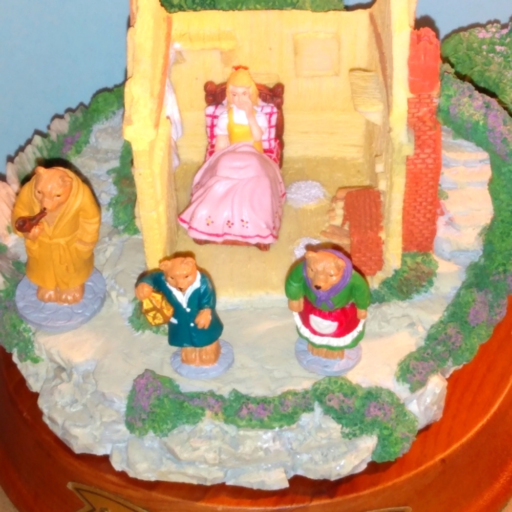Goldilocks and the Three Bears house by ENESCO